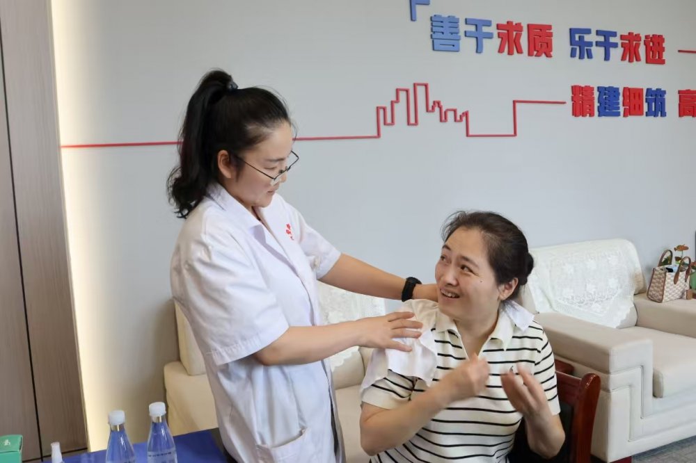 “守護健康 悅享關(guān)懷”關(guān)愛職工活動走進陜煤建設(shè)基層單位